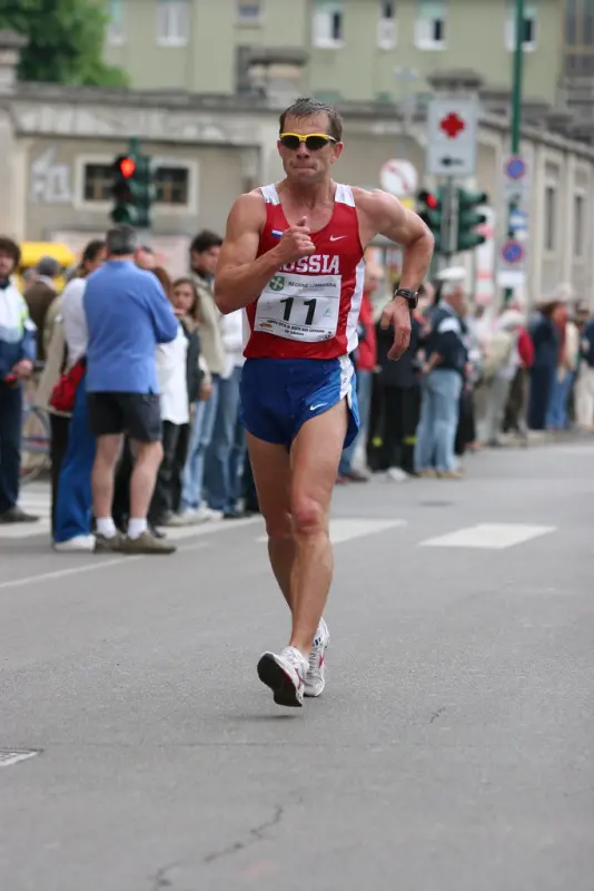 Ilya Markov (RUS) - 1999 World champion and 2001 silver medallist - 20km Race Walk (© Tim Watt)